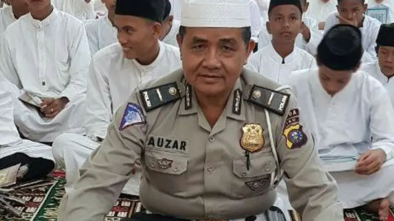Aipda Auzar, anggota polisi yang jadi korban penyerangan teroris di Mapolsek Riau dikenal sebagai sosok yang taat beragama. (Liputan6.com/M Syukur)