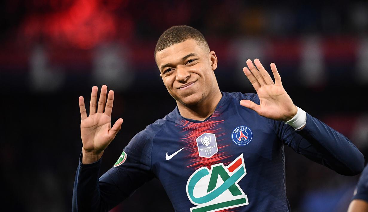 4. Kylian Mbappe (Paris Saint-Germain) - Bintang muda Prancis ini menempati posisi keempat. Striker PSG itu mempunyai pendapatan sebesar 42 juta dollar atau sekitar Rp 626 miliar. (AFP/Franck Fife)