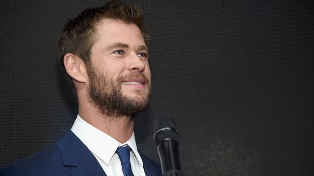 [Bintang] Chris Hemsworth