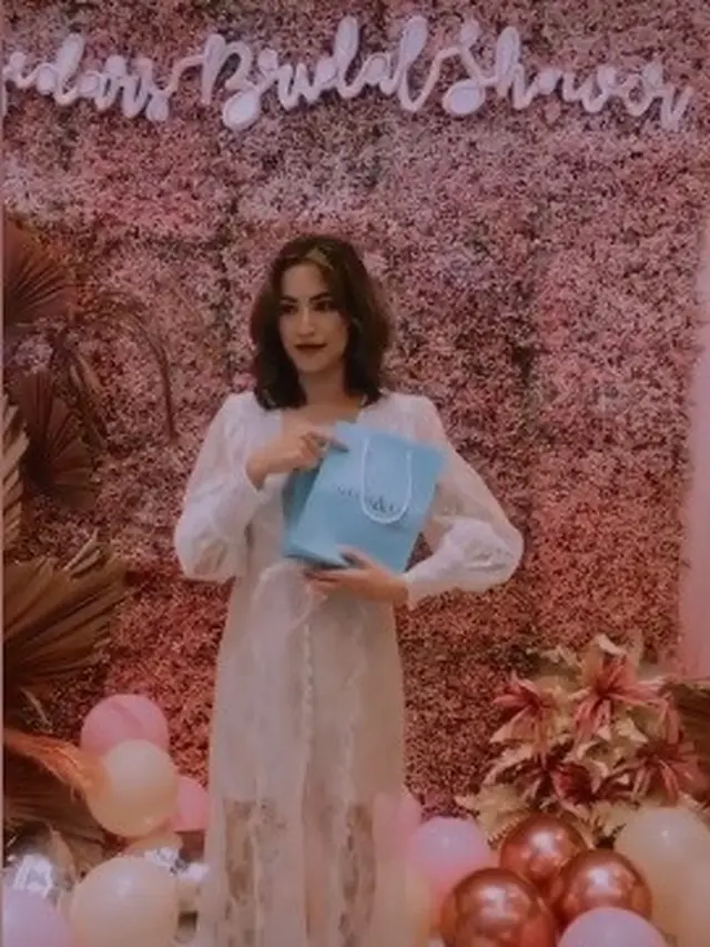Momen bridal shower dari artis cantik Jessica Iskandar