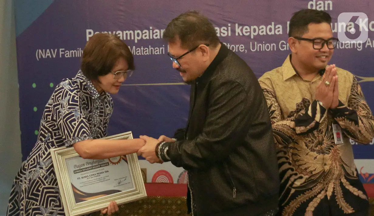 LMKN merupakan lembaga yang memiliki kewenangan untuk mengoleksi (mengumpulkan) royalti penggunaan karya cipta lagu dan musik dari para pengguna komersial dengan tarif yang ditetapkan dan disahkan dalam Keputusan Menteri Hukum dan HAM Republik Indonesia. (Liputan6.com/Herman Zakharia)