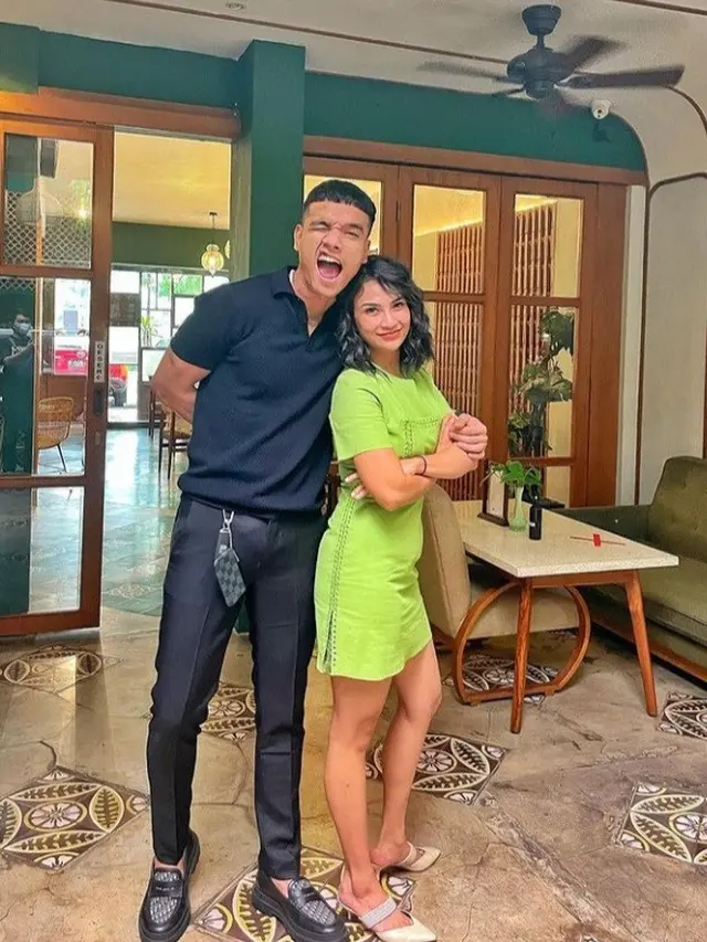 Disebut Mirip Sang Kakak, Ini 6 Potret Fadly Faisal Adik Bibi Ardiansyah