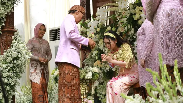 [Fimela] Via Vallen Siraman