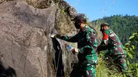 Duh, Batu Geosains Berusia 30 Tahun Lebih di Kaldera Batur Dicorat-Coret