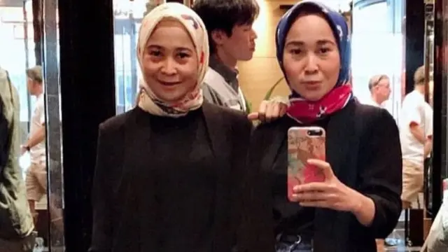 Tersangka kasus penipuan preorder iPhone Si Kembar Rihana dan Rihani.(Tangkapan layar akun Twitter @mazzini_gsp)