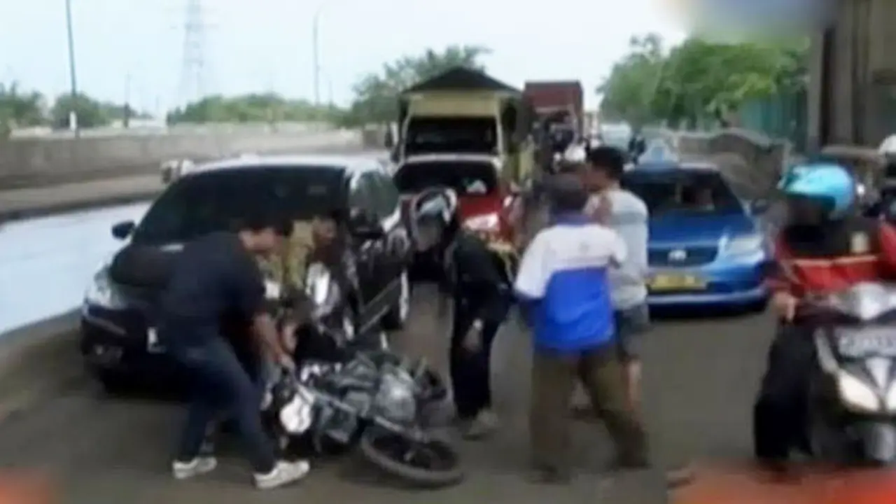 VIDEO: Hati-Hati Saat Melintas di Kawasan Tanjung Priok