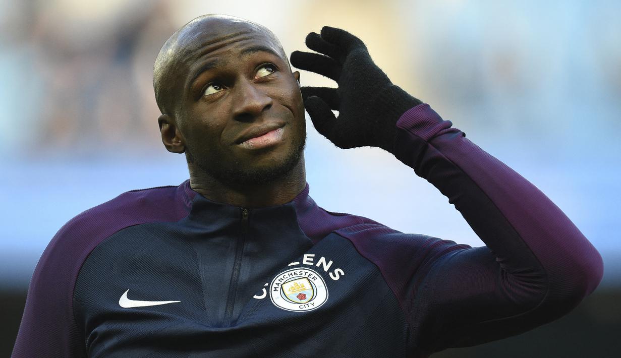 Eliaquim Mangala. Bek tengah asal Prancis ini didatangkan Manchester City dari Porto pada awal musim 2014/2015. Selama 5 musim, ia hanya tampil dalam 79 laga dan dua musim di antaranya dipinjamkan ke Valencia dan Everton. Pada musim 2019/2020 ia dilepas ke Valencia. (AFP/Oli Scarff)