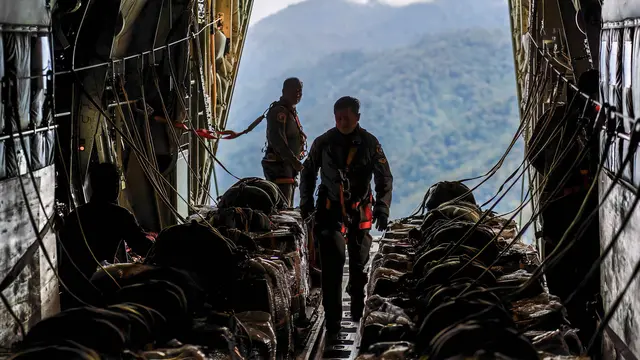 Pesawat dan Helikopter Tulang Punggung Distribusi Bantuan Bencana Banjir Bandang Sumatera