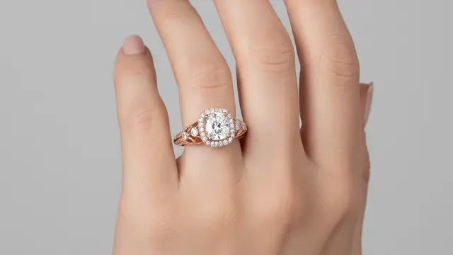 Model Cincin Emas 24 Karat 5 Gram Motif Vintage/Ilustrasi AI