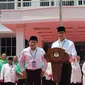 Bakal calon presiden (bacapres) Anies Baswedan dan bacawapres Muhaimin Iskandar (Cak Imin) menyerahkan dokumen persyaratan ke Komisi Pemilihan Umum (KPU).