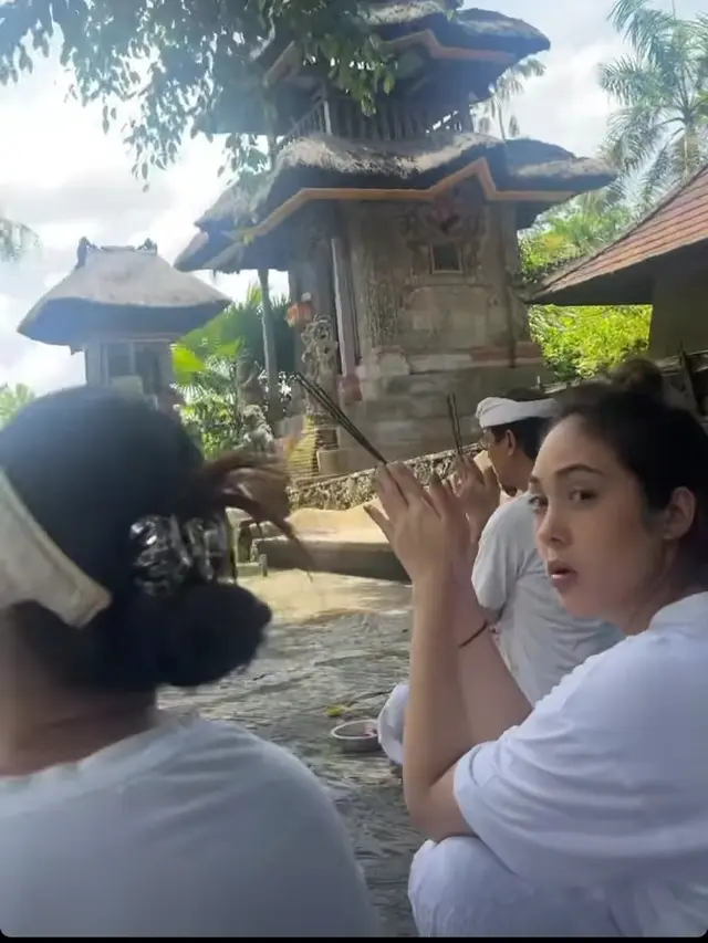 Antonio Blanco Jr kumpul keluarga saat pulang kampung ke Bali jelang Hari Nyepi 2023 (Foto: IG antonioblancojr)