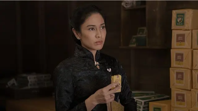 Model Kebaya Pemain Gadis Kretek yang Curi Perhatian