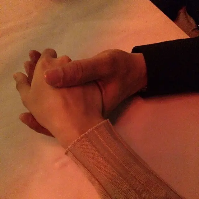 6 Potret Bunga Zainal dan Suami ketika Hubungan Masih Dirahasiakan, Romantis Sejak Dulu