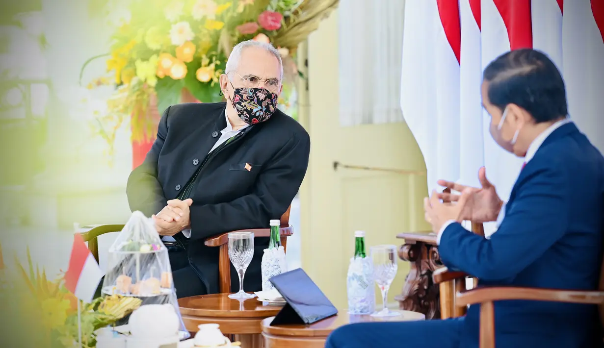 Presiden Timor Leste Jose Ramos Horta (kiri) berbincang dengan Presiden Joko Widodo atau Jokowi saat menerima kunjungan kenegaraan di Istana Kepresidenan Bogor, Jawa Barat, Selasa (19/7/2022). Rencananya, ada empat naskah kesepahaman atau MoU yang akan diteken kedua negara, mulai dari bidang pertanian, pergerakan lintas batas bis, standarisasi dan meteorologi, serta kerja sama teknis di bidang perdagangan. (Foto: Laily Rachev - Biro Pers Sekretariat Presiden)