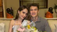 2 Tahun Pacaran, 5 Potret Mesra Cinta Laura dan Arya Vasco Serius Jalani Hubungan Asmara