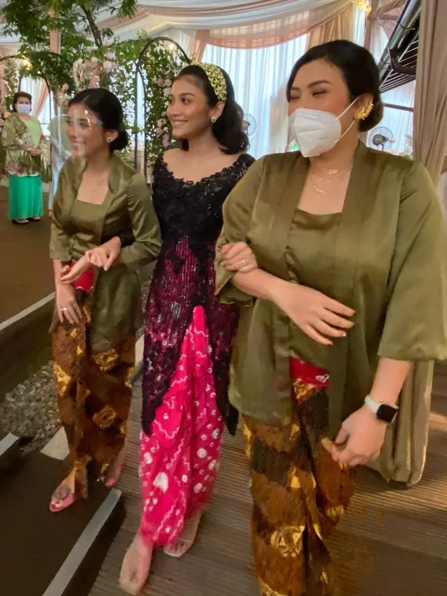 Segera Menikah dengan Adipati Dolken, Ini 6 Momen Siraman Canti Tachril