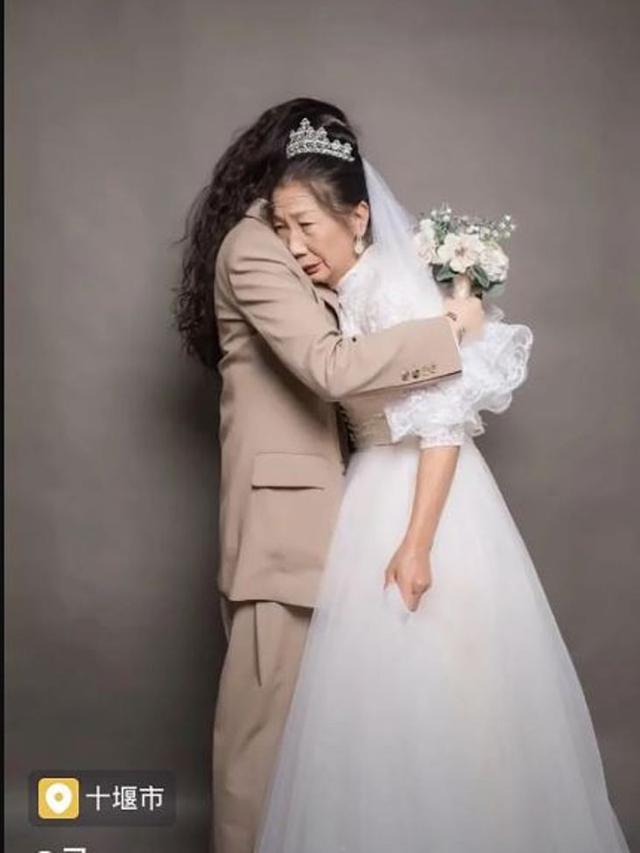 Haru, Anak Berbakti Wujudkan Mimpi Ibunya Memakai Gaun Pengantin