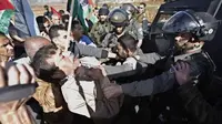 Israel Selidiki Tewasnya Menteri Palestina dalam Unjuk Rasa