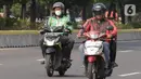Menurut Kepala Dinas Lingkungan Hidup (DLH) DKI Jakarta " Kalau harus keluar rumah gunakan  selalu masker karena kualitas udara di Jakarta sedang kurang bagus". (merdeka.com/imam buhori)