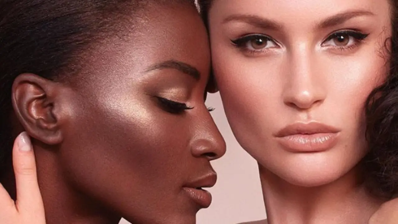 Makin Glowing dengan 2 Highlighter Terbaru dari Kim Kardashian
