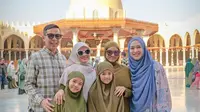Oki Setiana Dewi Sambut Ippho Santosa dan 220 Pengusaha Propolis di Mesir, Sorot Pentingnya Syiar Agama