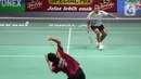 Anthony Sinisuka Ginting harus mengakui keunggulan Kenta Nishimoto di babak pertama Indonesia Open 2024. (Liputan6.com/Herman Zakharia)