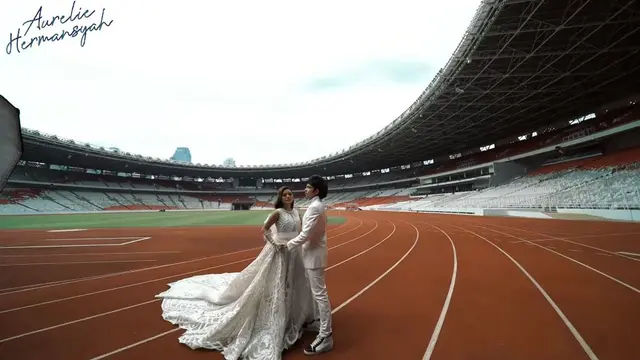 7 Prewedding Aurel Hermansyah dan Atta Halilintar di GBK, Curi Perhatian