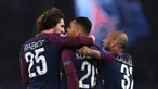 Para pemain PSG merayakan gol yang dicetak Layvin Kurzawa ke gawang Anderlecht pada laga Liga Champions di Stadion Parc des Princes, Paris, Selasa (31/10/2017). PSG menang 5-0 atas Anderlecht. (AFP/Franck Fife)