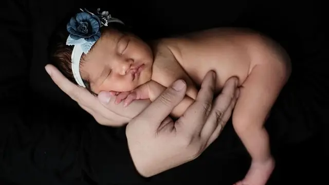 6 Gaya Pemotretan Baby Gege, Anak Ketiga Yulita MasterChef yang Menggemaskan