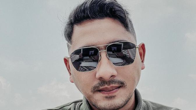 5 Artis Takut Jarum Suntik Saat Divaksinasi Covid-19: Dari Reza Rahadian, Betrand Peto Hingga Arya Saloka - Vimarsana News