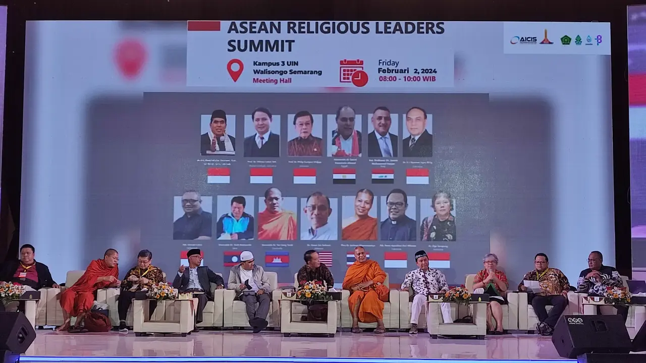 AICIS pada 1-4 Februari 2024 dibuka secara resmi oleh Wakil Menteri Agama (Wamenag) RI Saiful Rahmat Dasuki pada Kamis (1/2/2024) malam di Auditorium II Kampus 3 UIN Walisongo Semarang. (Liputan6.com/Achmad Sudarno)