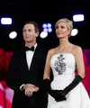 Usai dilantik, Presiden Donald Trump gelar pesta pelantikan di Liberty Hall. Di antara para peremuan yang hadiri acara tersebut, penampilan Ivanka Trump yang paling curi perhatian. [@sarietydskrif]