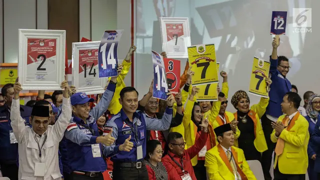 Tak Mau Kalah dengan Suporter Bola, Peserta Parpol Bawa Poster Nomor Urut