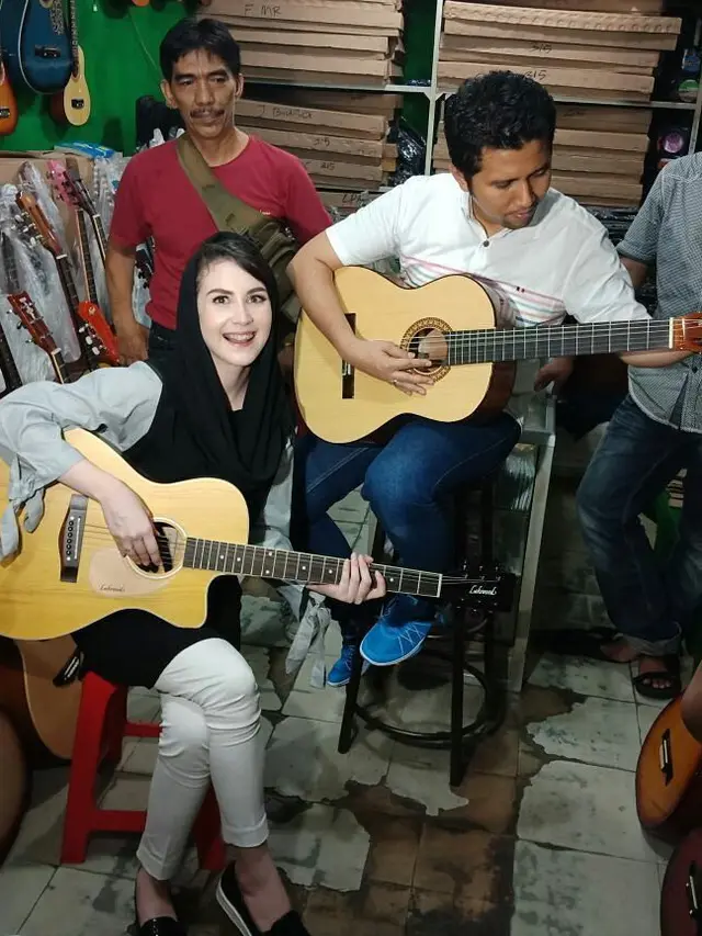 [Bintang] Arumi Bachsin dan suami