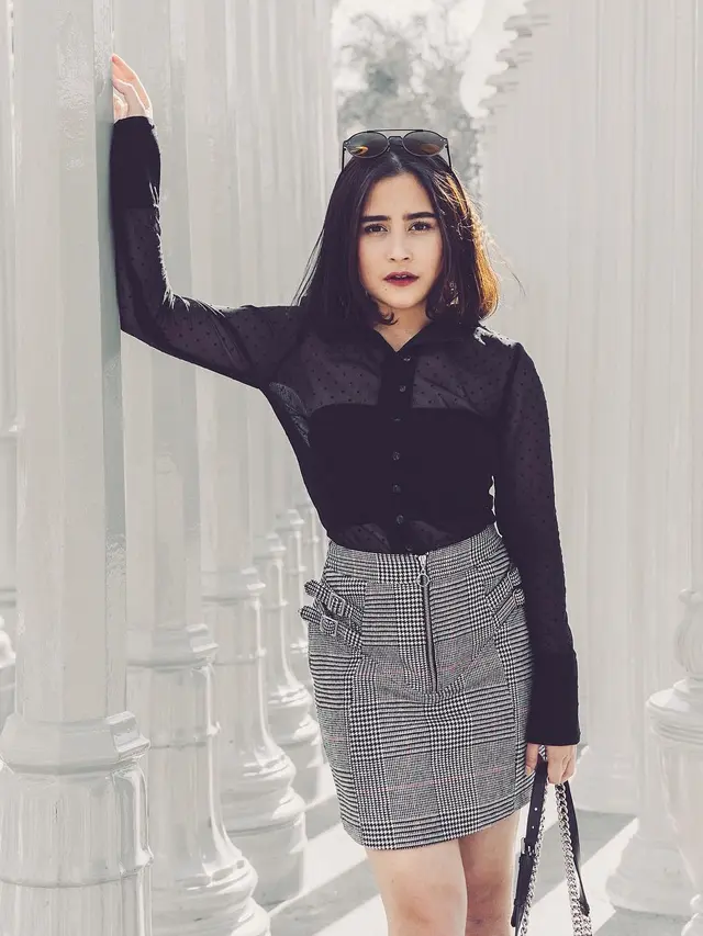 [Bintang] 8 Potret Prilly Latuconsina Saat Berlibur di Los Angeles