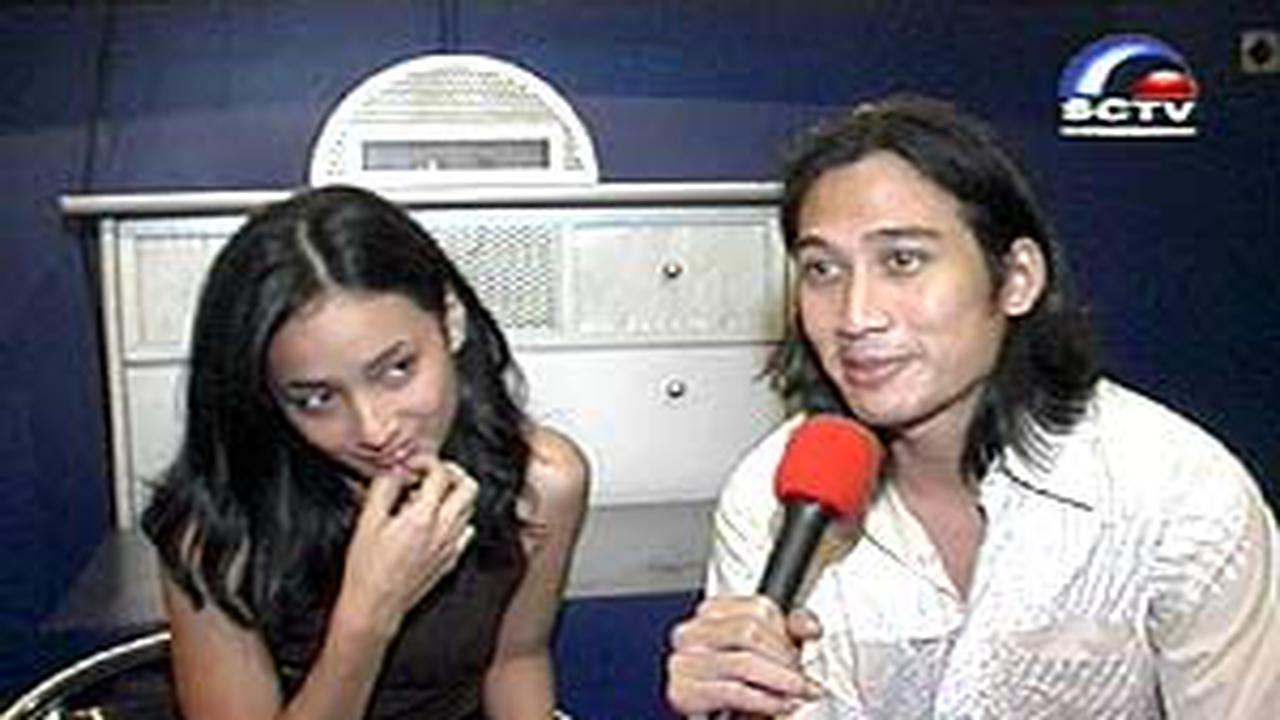 Qattiq kokrak bilan Osiyo porno