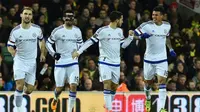 Para pemain Chelsea merayakan gol ke gawang Norwich City pada laga Premier League di Carrow Road, Norwich, Rabu (2/3/2016) dini hari WIB. (AFP/Ben Stansall)