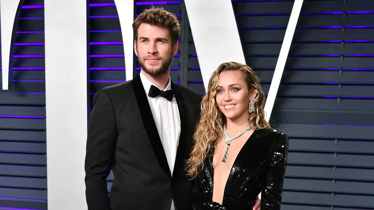 [Fimela] Miley Cyrus dan Liam Hemsworth