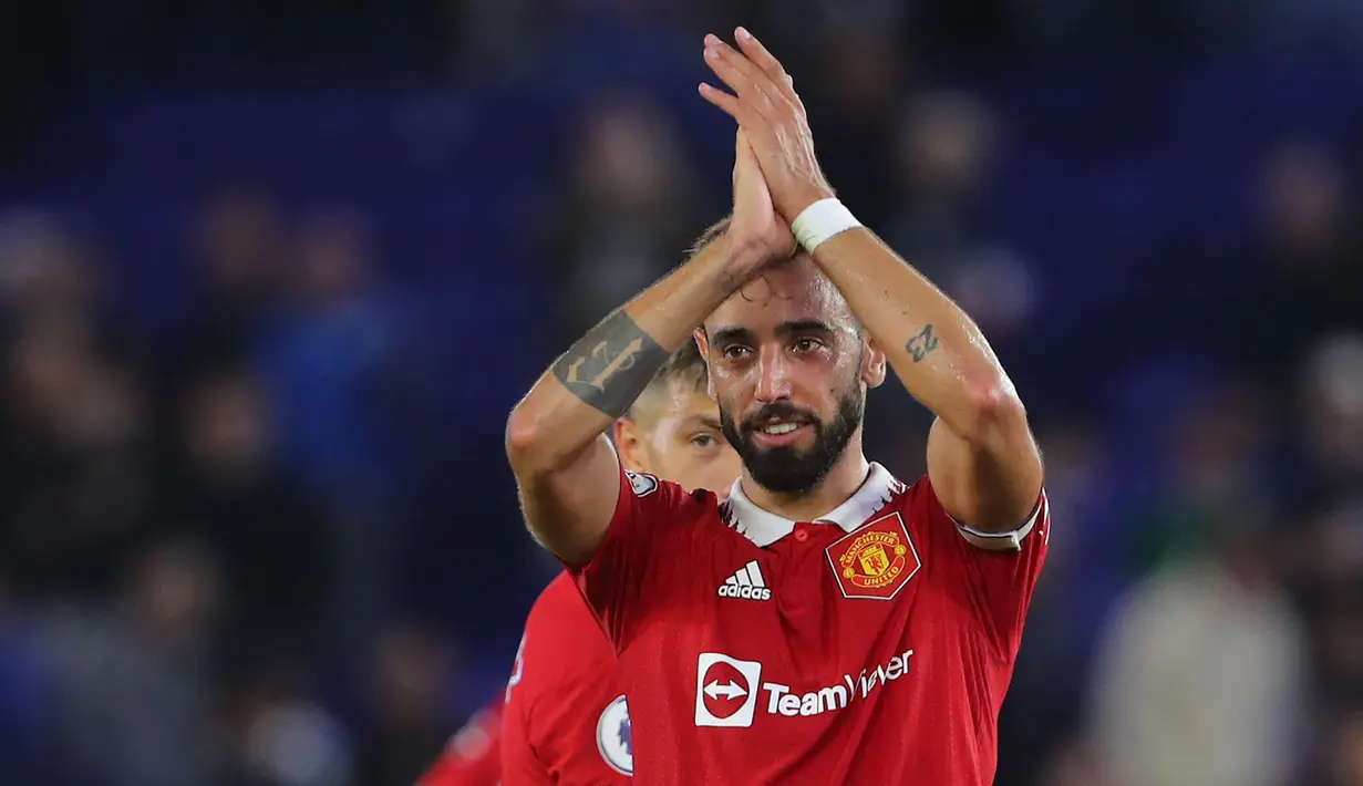 Bruno Fernandes selalu meberikan dampak positif sebagai motor serang Manchester United. Ia tercatat mampu membukukan 1,8 tembakan ke gawang dan 3 umpan kunci dalam setiap pertandingan. Fernandes juga telah menyumbang 1 gol dan 1 assist untuk Setan Merah hingga pekan keenam ini. Untuk itu, Whoscored memberikannya rating sebesar 7,14. (AFP/Geoff Caddick)