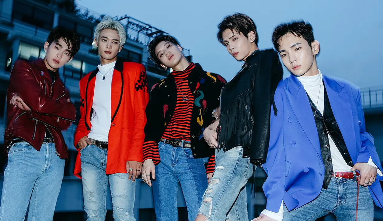 "Aku ingin mengatakan dengan jujur, aku akan bergantung dan mengandalkan kalian mulai dari sekarang. Aku selalu bersyukur dan bahagia. Aku sangat mencintai kalian," kata Taemin. (Foto: Soompi.com)