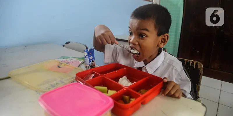 Uji coba makan bergizi gratis di Kota Tangerang