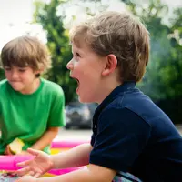 Momen indah selama liburan yang bisa menjadi pengalaman belajar anak (Foto: Unsplash)