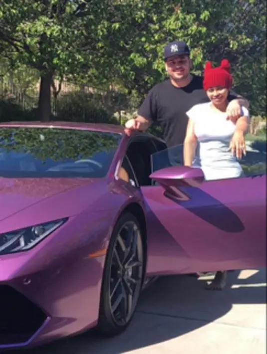 Tak ingin melewati momen kebahagian bersama kekasihnya, Blac Chyna mengunggah foto di akun instagram miliknya. (viainstagram@blachyna/Bintang.com)