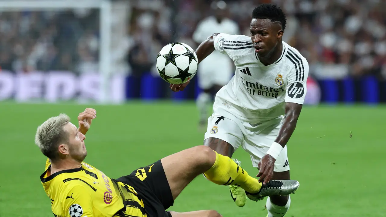 Foto: Ganasnya Vinicius Junior Saat Membawa Real Madrid Comeback Atas Dortmund, Kiper Lawan Sampai Melongo