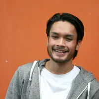 Kisah cinta pesinetron Randy Pangalila dan Michella Putri berakhir sejak tiga bulan lalu. Kabar kandasnya hubungan yang telah dibangun selama enam tahun lalu itu daru Randy saat di temui di kawasan Tendean. (Nurwahyunan/Bintang.com)