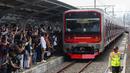 KAI Commuter juga menghadirkan KRL dengan tipe terbaru yang akan segera dioperasikan di wilayah Jabodetabek. (Liputan6.com/Angga Yuniar)