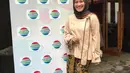 Pemilik nama Hartini Erpi Nurjanah itu menceritakan proses saat dirinya memutuskan untuk menutup aurat saat hadir dalam acara konferensi pers Program Ramadan Indosiar belum lama ini. (Instagram/ikkenurjanah0518)