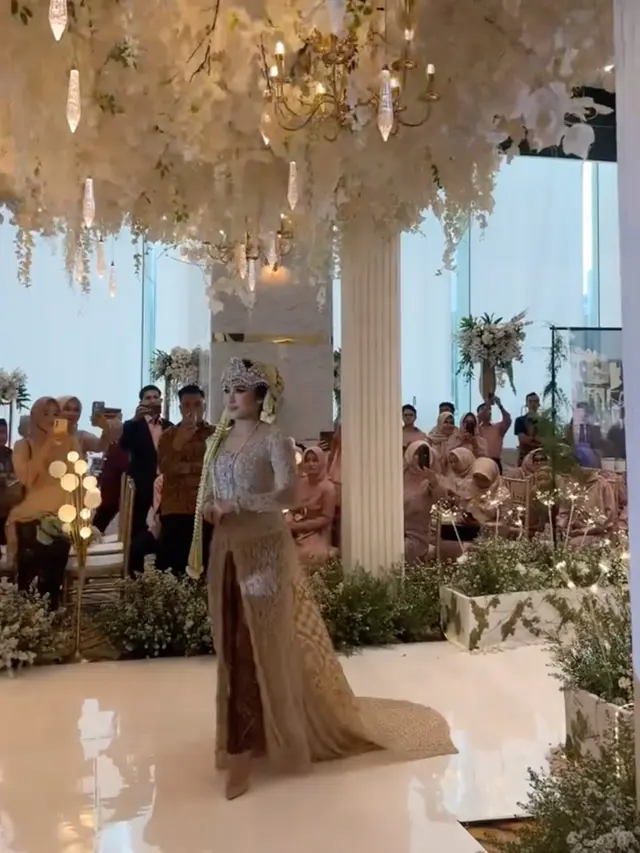 Indi Arisa istri Ade Govinda