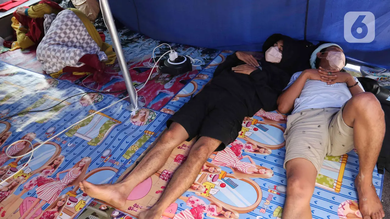 Peserta Aksi Mogok Makan di Komnas HAM Tumbang
