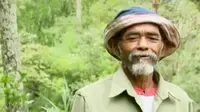 Lebih dari 20 tahun hidupnya untuk menghijaukan kawasan gunung di desanya.